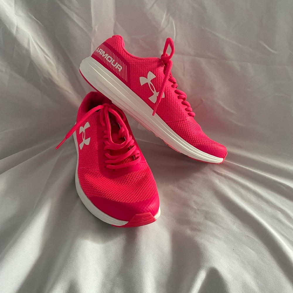 Pink and white under armour runners - Picture 1 of 3